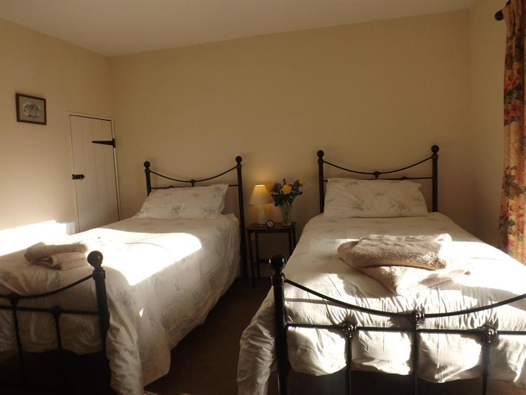 Hillis Close Farm Cottage Холтуисъл Стая снимка